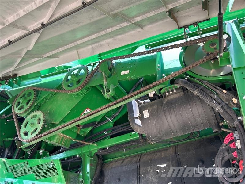 John Deere S690 Kombájnok