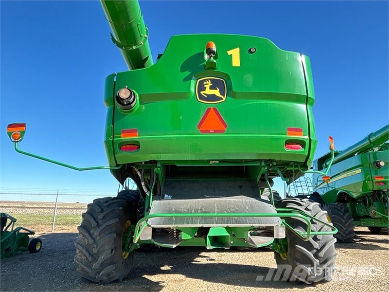 John Deere S690 コンバイン