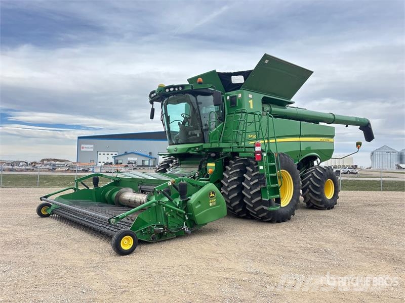 John Deere S690 Mähdrescher
