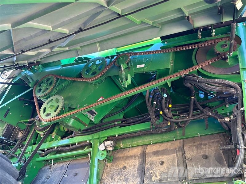 John Deere S690 コンバイン