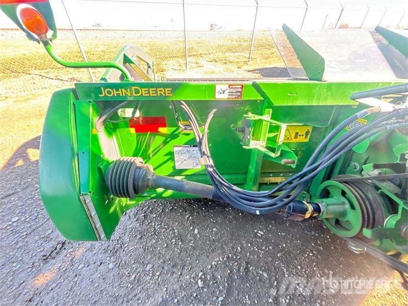John Deere S690 コンバイン
