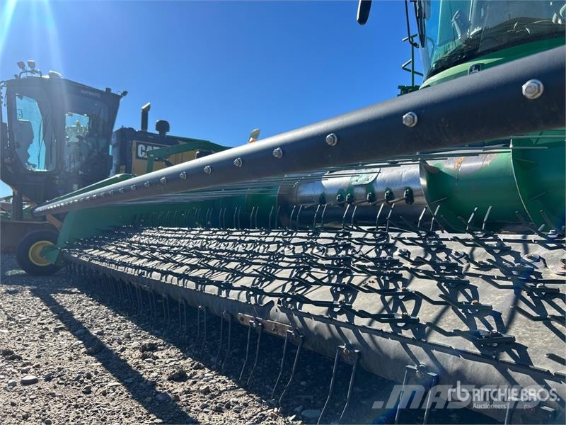John Deere S690 コンバイン