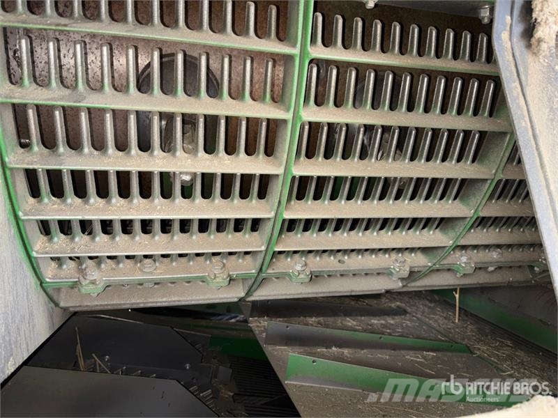 John Deere S690 Biçerdöverler