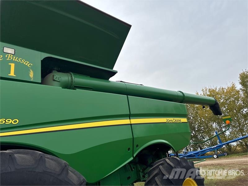 John Deere S690 Biçerdöverler
