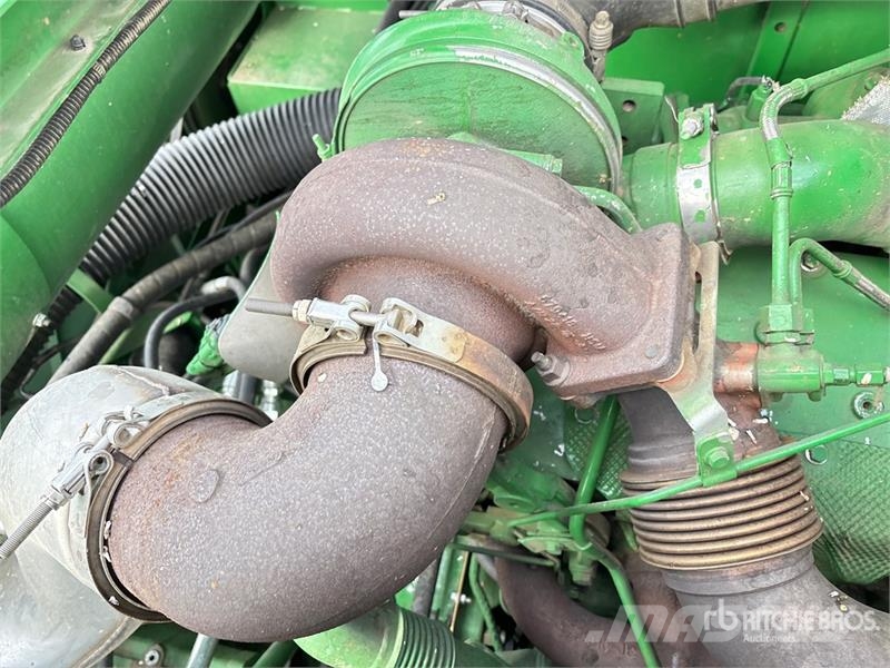 John Deere S690 Sklízecí mlátičky