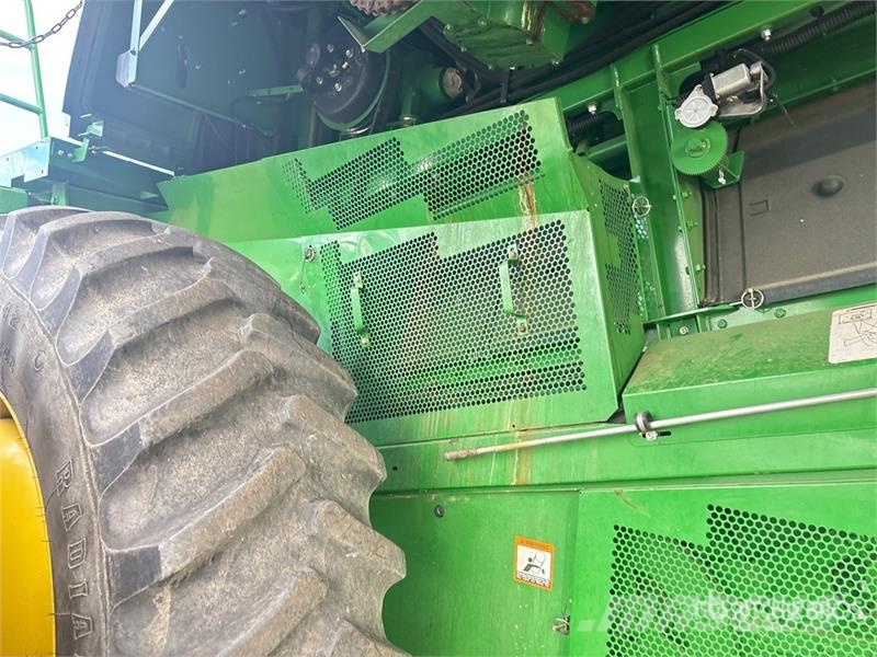 John Deere S690 حصادات