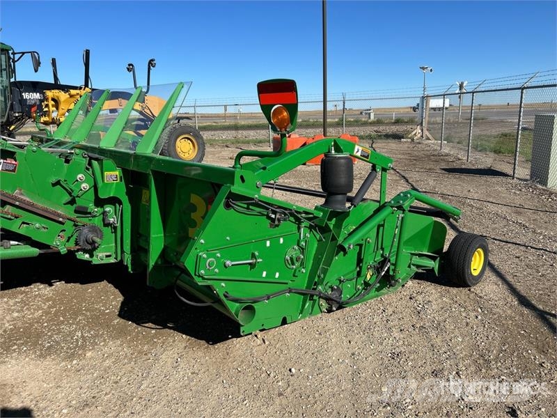 John Deere S690 コンバイン