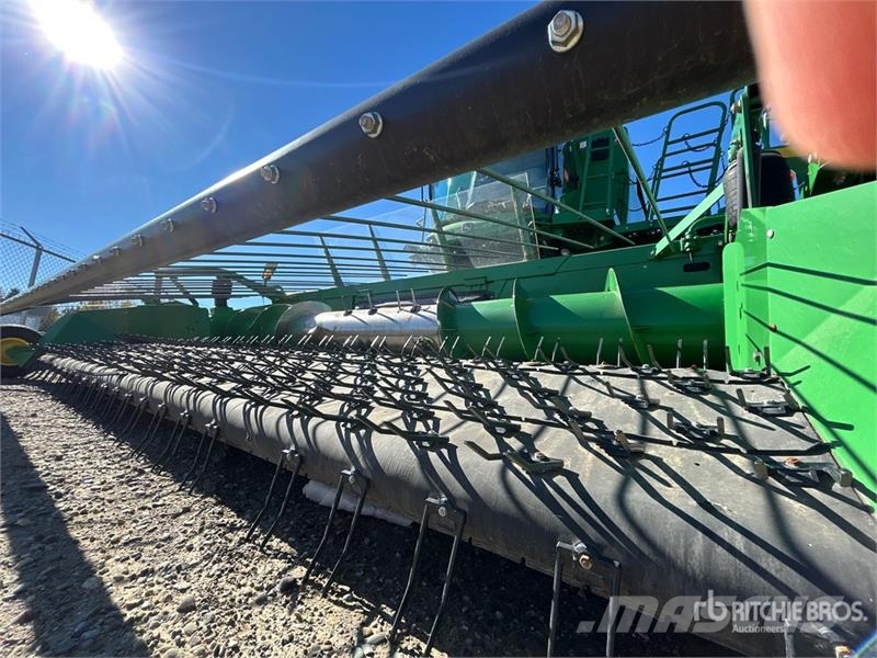 John Deere S690 コンバイン