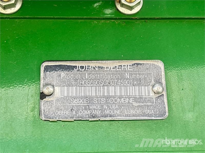 John Deere S690 Mähdrescher