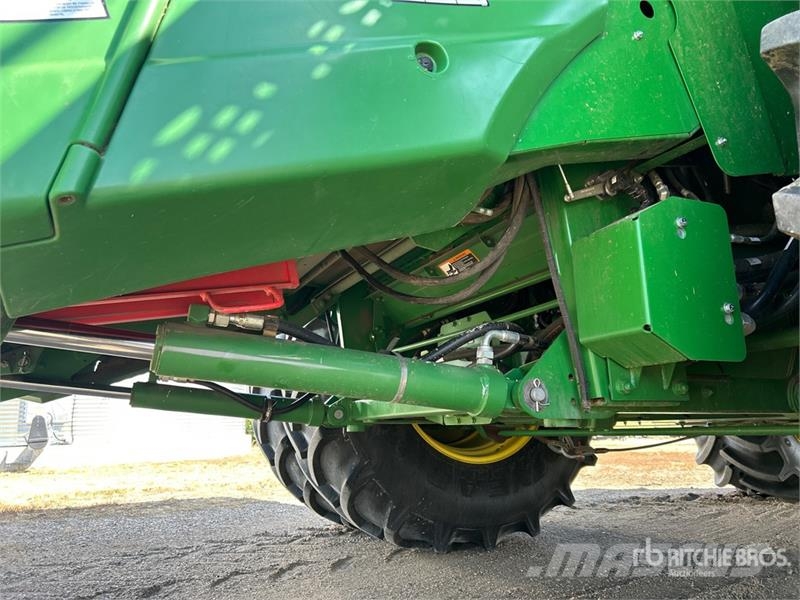 John Deere S690 Leikkuupuimurit