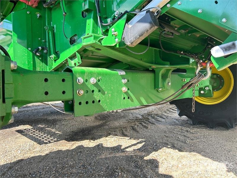 John Deere S690 Leikkuupuimurit