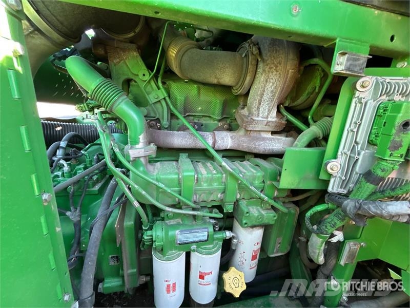 John Deere S690 コンバイン