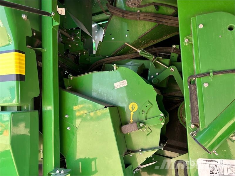John Deere S690 Kombájnok