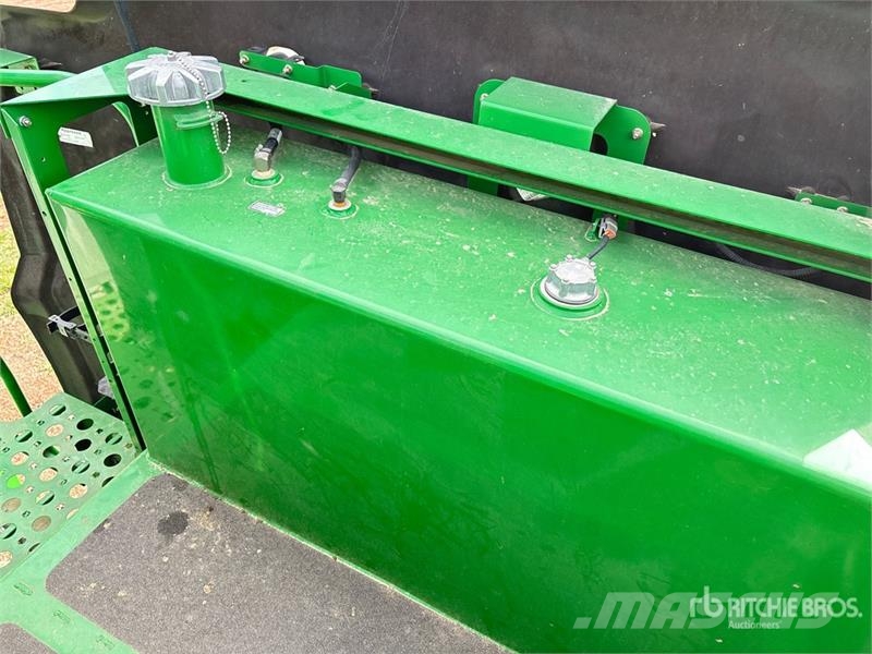 John Deere S690 حصادات