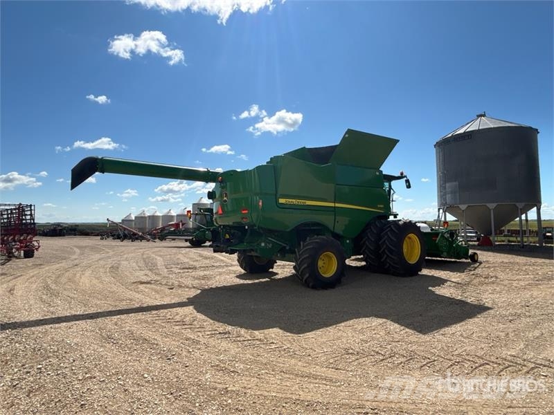 John Deere S690 Mähdrescher