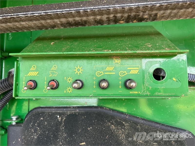 John Deere S690 Leikkuupuimurit
