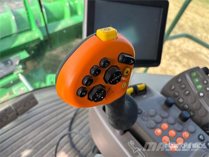 John Deere S690 Mähdrescher