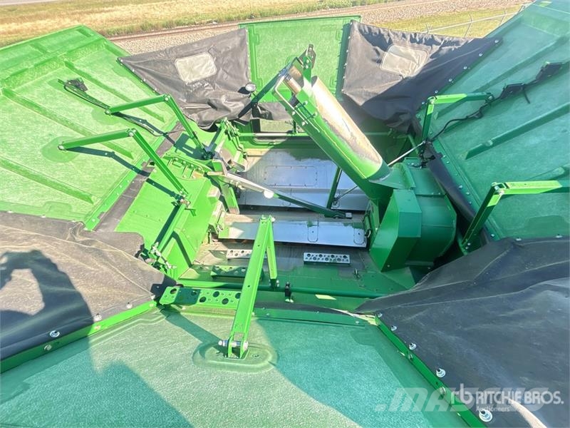 John Deere S690 コンバイン