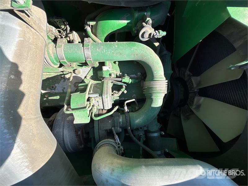 John Deere S690 コンバイン