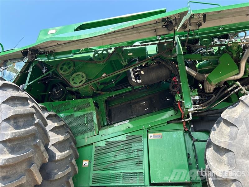 John Deere S690 Kombájnok