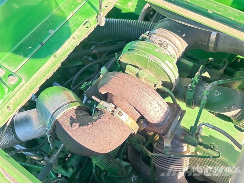 John Deere S690 コンバイン