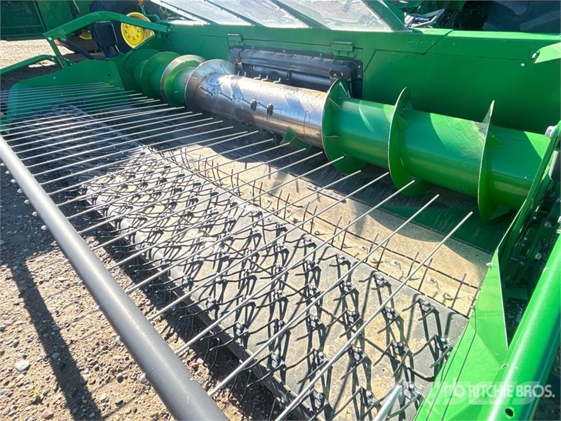 John Deere S690 コンバイン