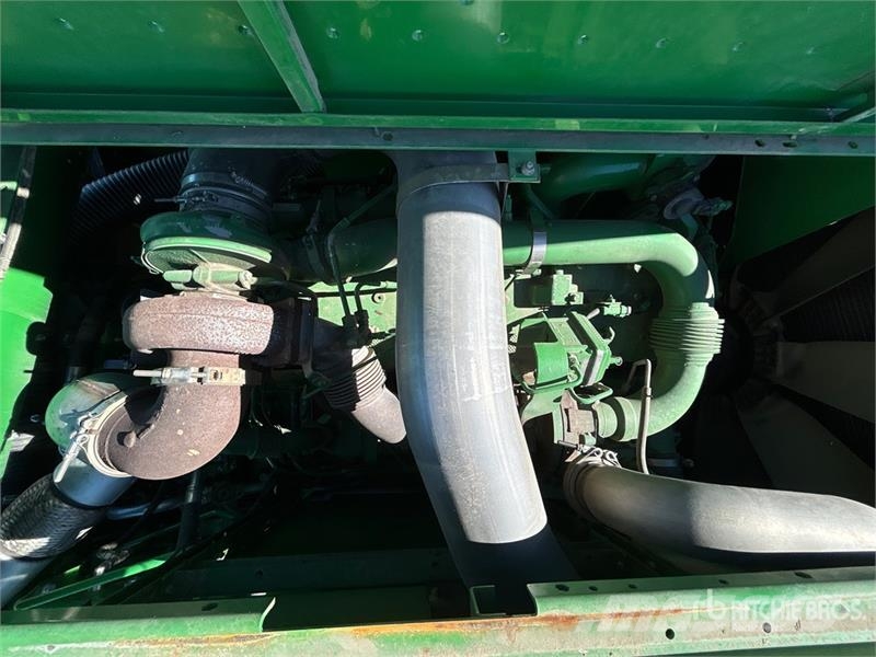 John Deere S690 コンバイン