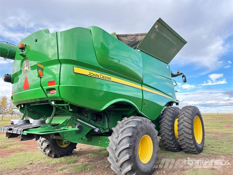 John Deere S690 حصادات