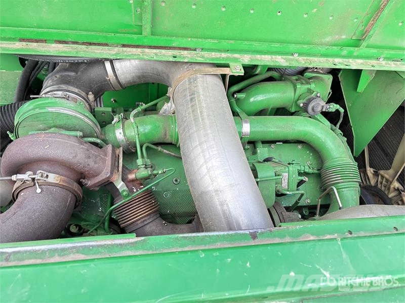 John Deere S690 Sklízecí mlátičky