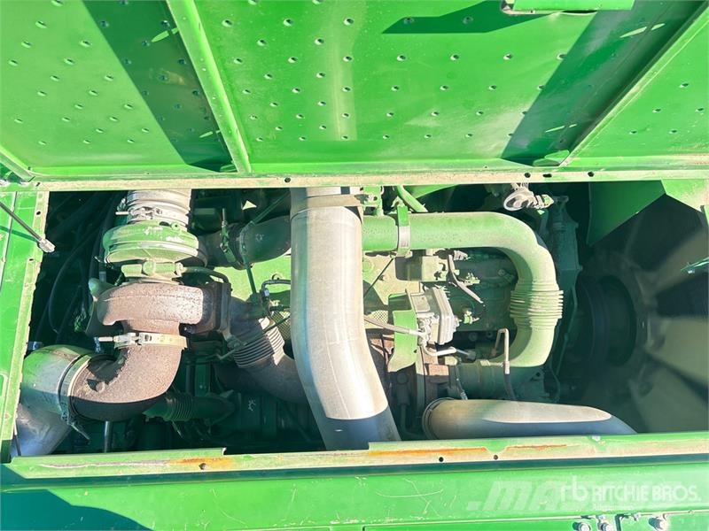 John Deere S690 コンバイン