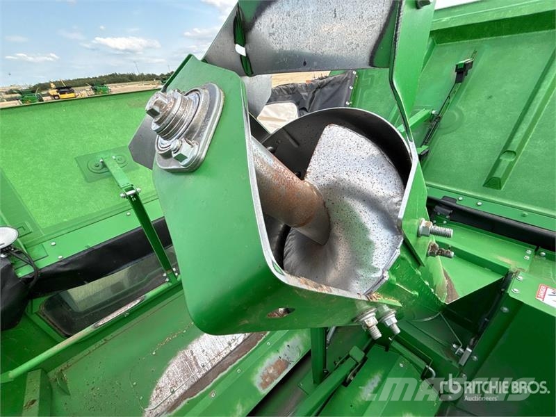John Deere S690 Mähdrescher