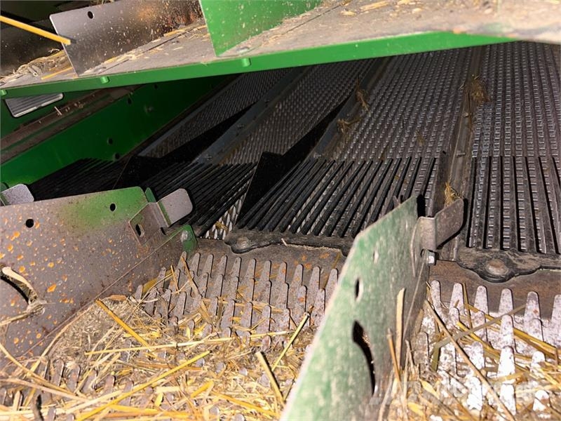 John Deere S690 Kombájnok