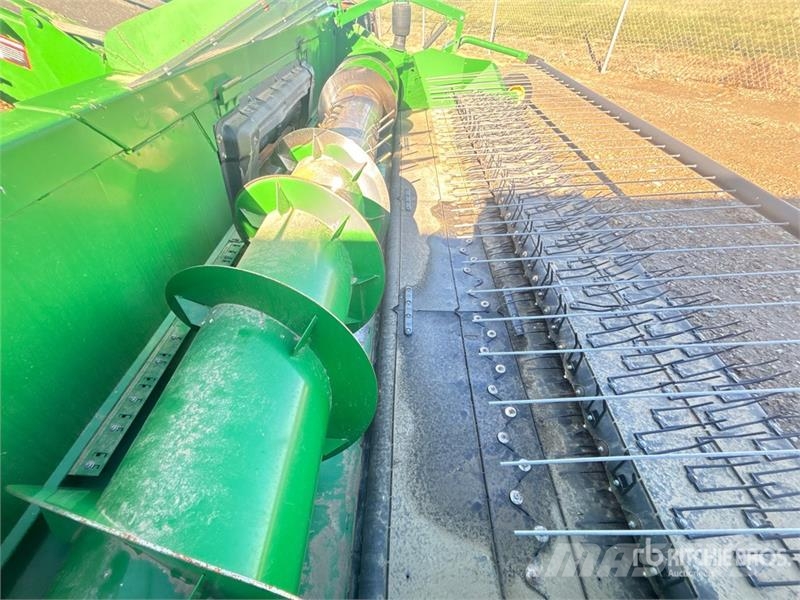 John Deere S690 コンバイン