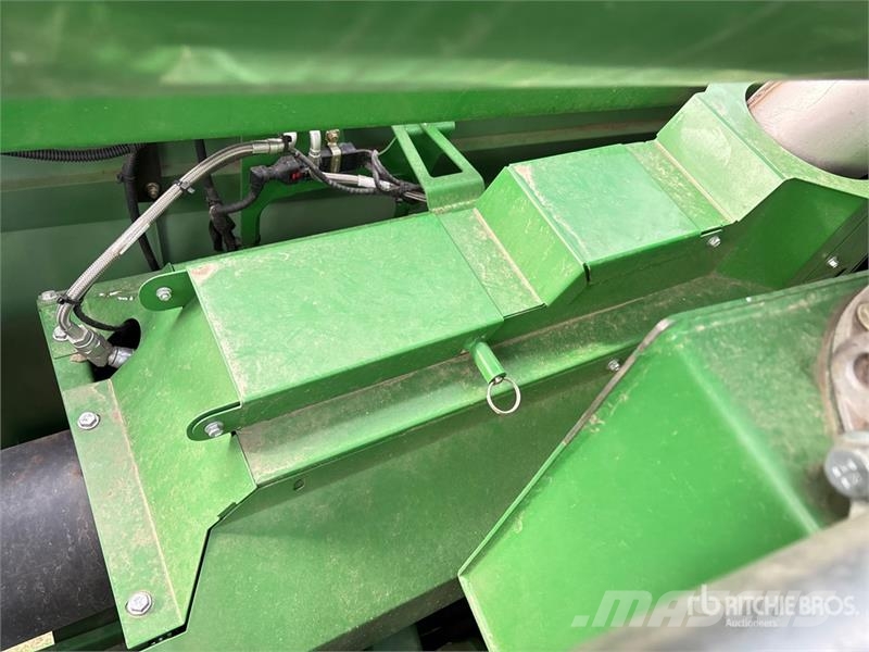 John Deere S690 Sklízecí mlátičky