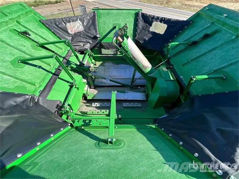 John Deere S690 コンバイン