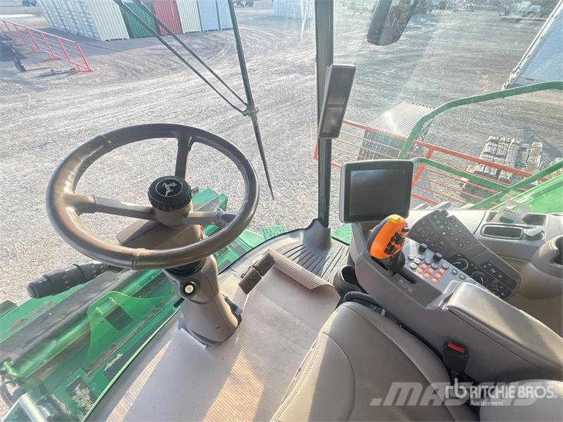 John Deere S690 Kombájnok