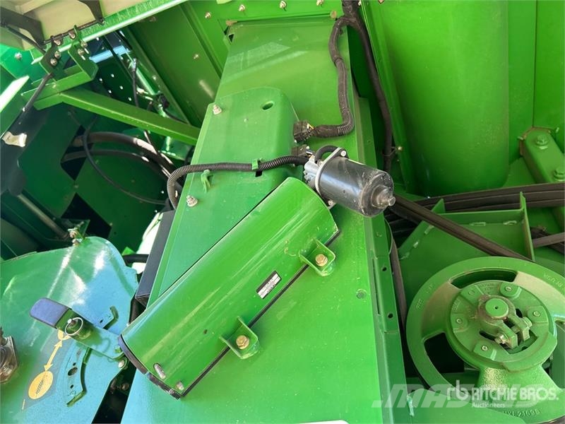 John Deere S690 コンバイン