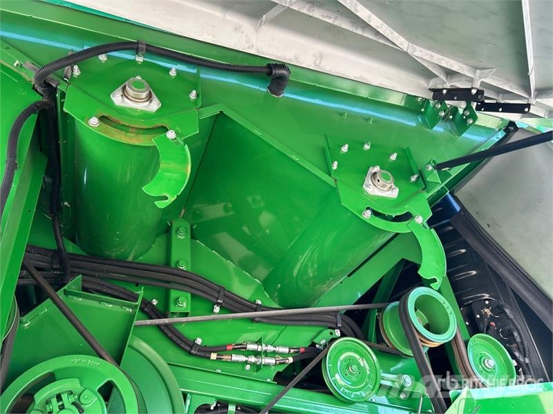 John Deere S690 Kombájnok