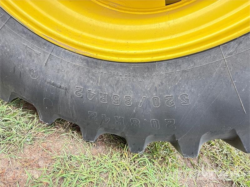 John Deere S690 حصادات