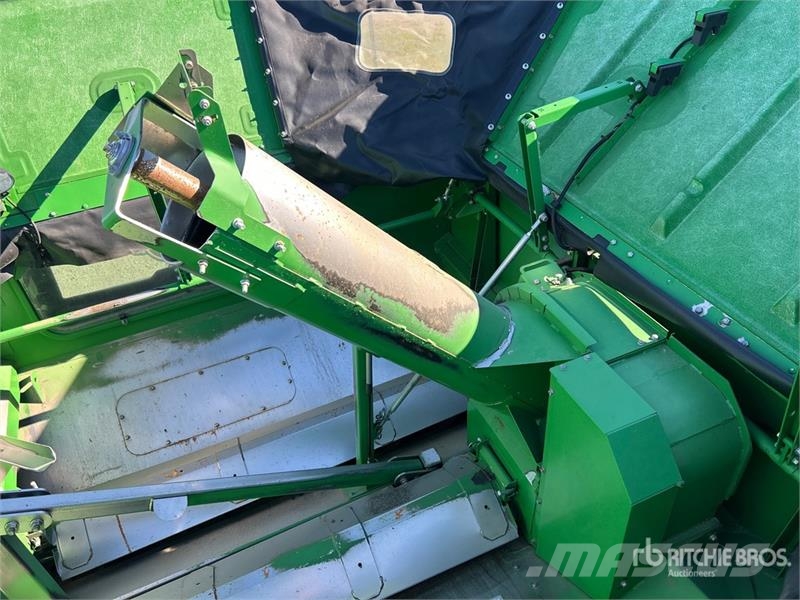 John Deere S690 コンバイン