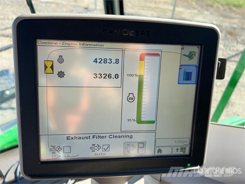 John Deere S690 コンバイン