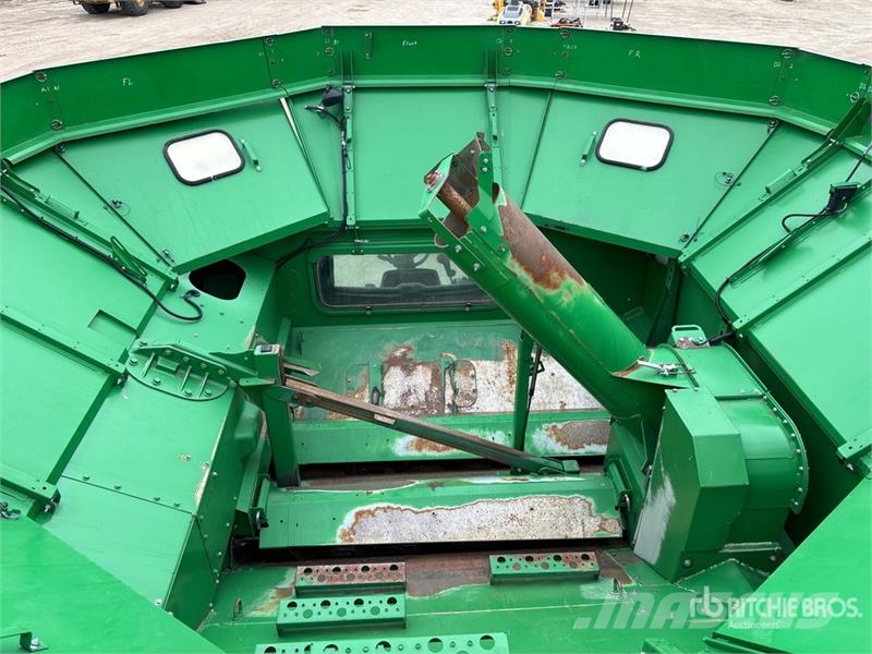 John Deere S690 Leikkuupuimurit