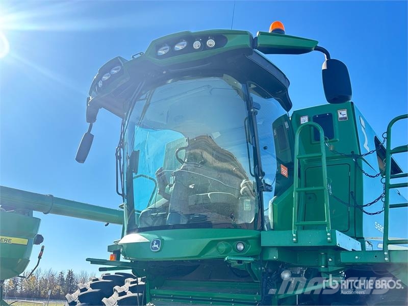 John Deere S690 コンバイン