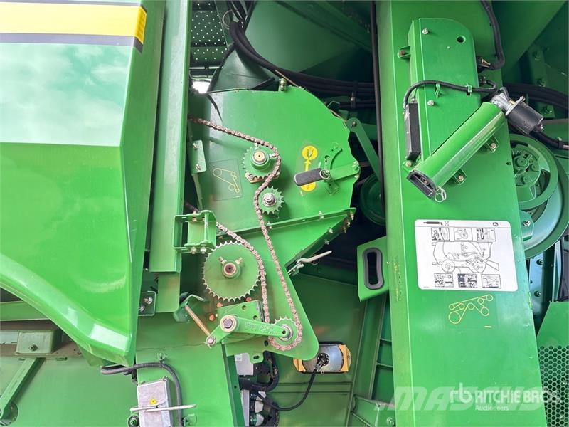 John Deere S690 Sklízecí mlátičky