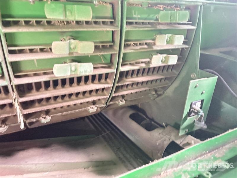 John Deere S690 حصادات