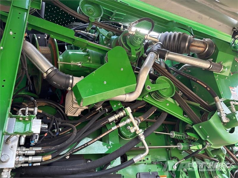 John Deere S690 Mähdrescher