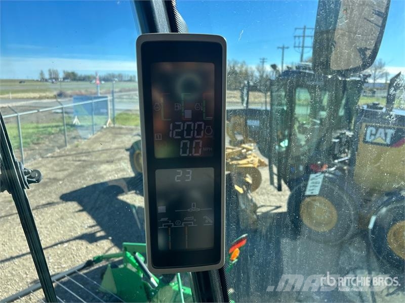 John Deere S690 コンバイン