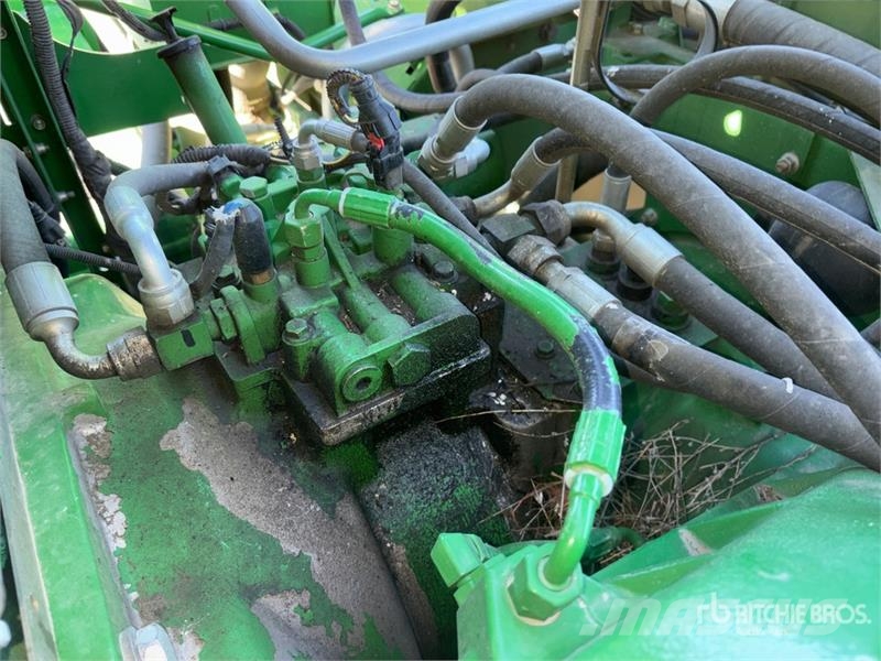 John Deere S690 コンバイン