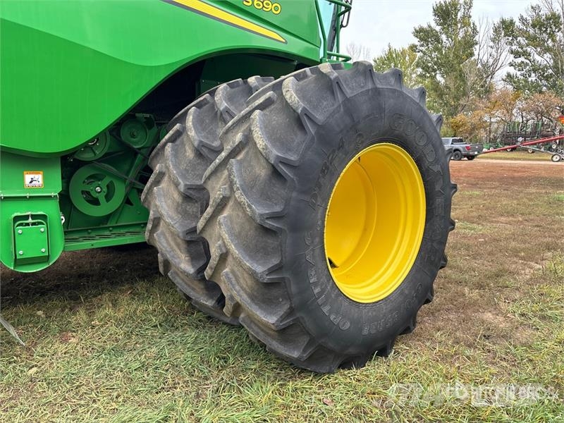 John Deere S690 Biçerdöverler