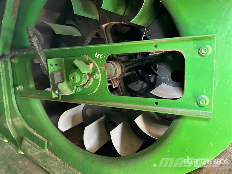 John Deere S690 Kombájnok